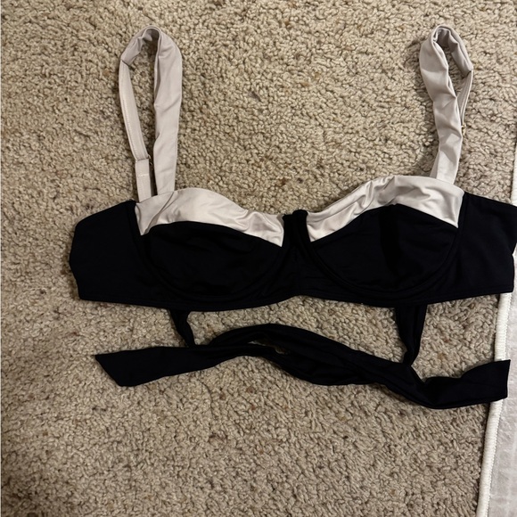 MONDAY SWIMWEAR covelly top black/ivory size large - Picture 3 of 3